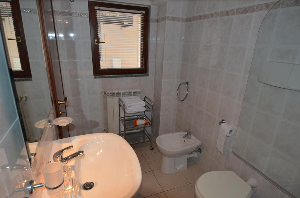 Lake Como View Apartement Allegro Acquaseria Quarto foto